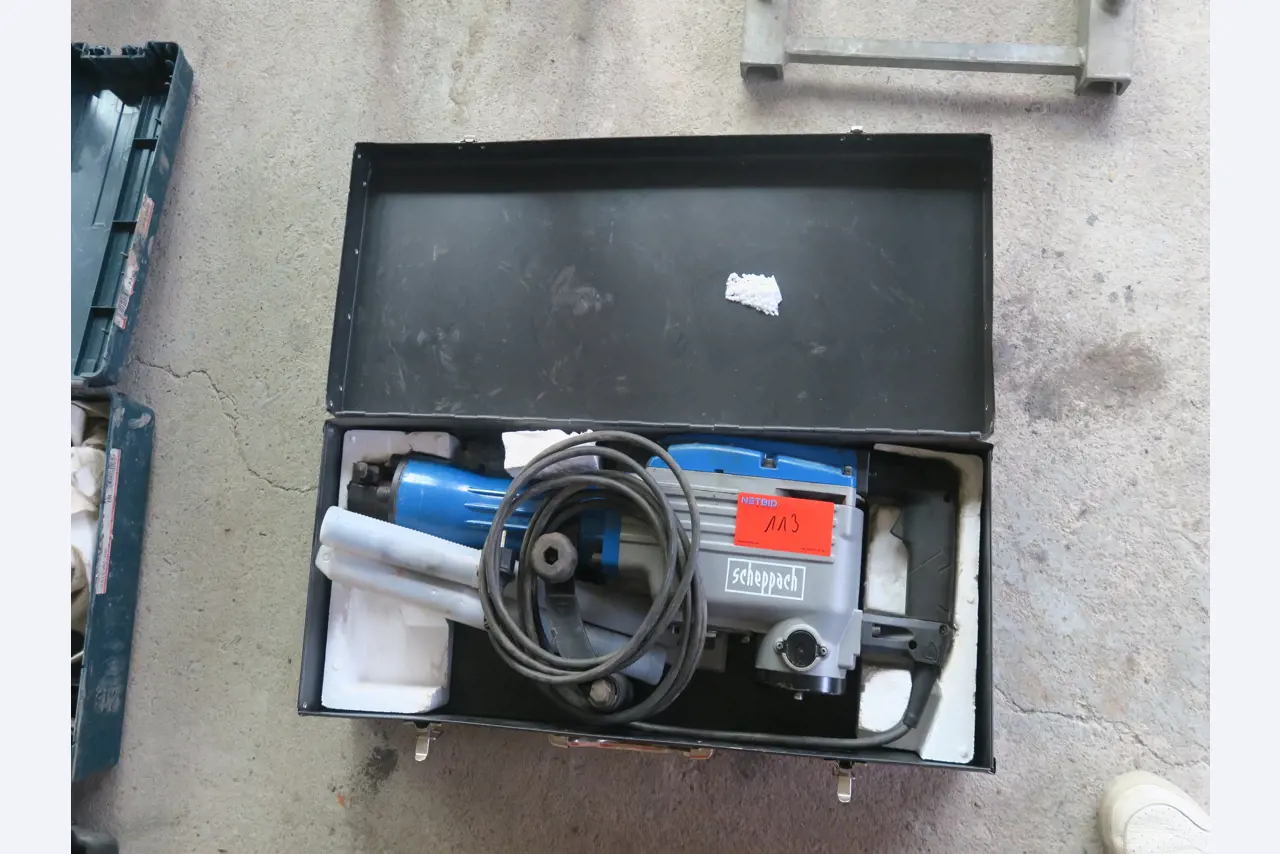 Workshop equipment and various accessories from the construction sector-1