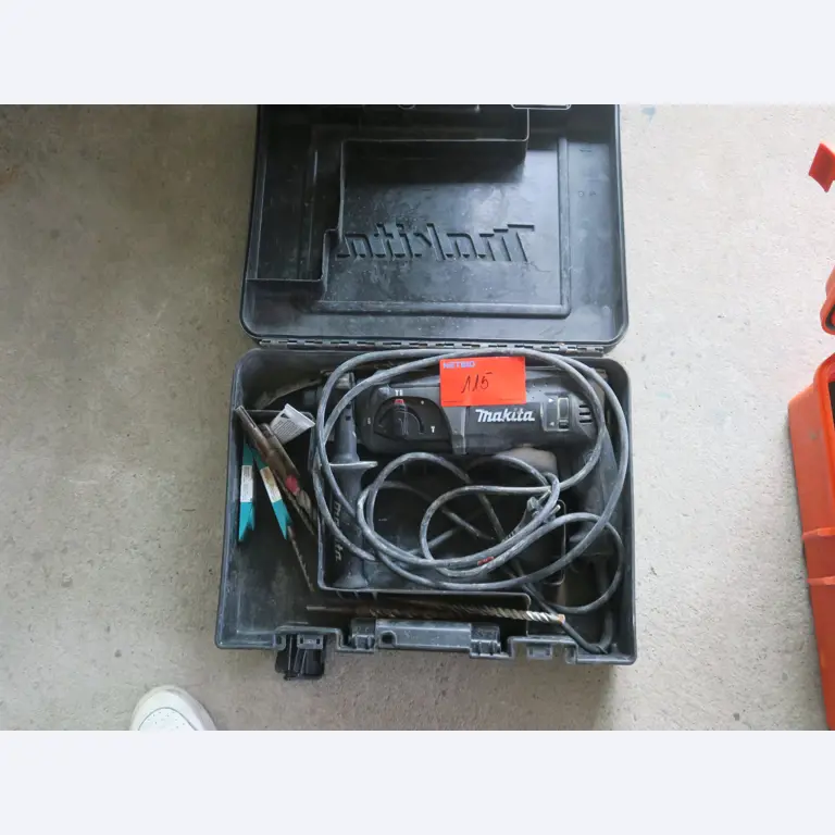 Sprzęt warsztatowy i różne akcesoria z sektora budowlanego-1