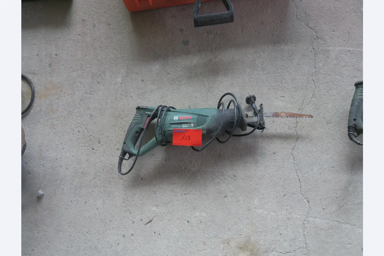 Werkplaatsuitrusting en diverse accessoires uit de bouwsector-1