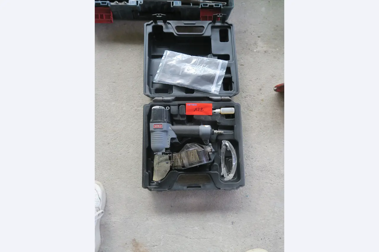 Workshop equipment and various accessories from the construction sector-1