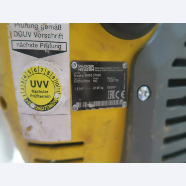 Sprzęt warsztatowy i różne akcesoria z sektora budowlanego-2