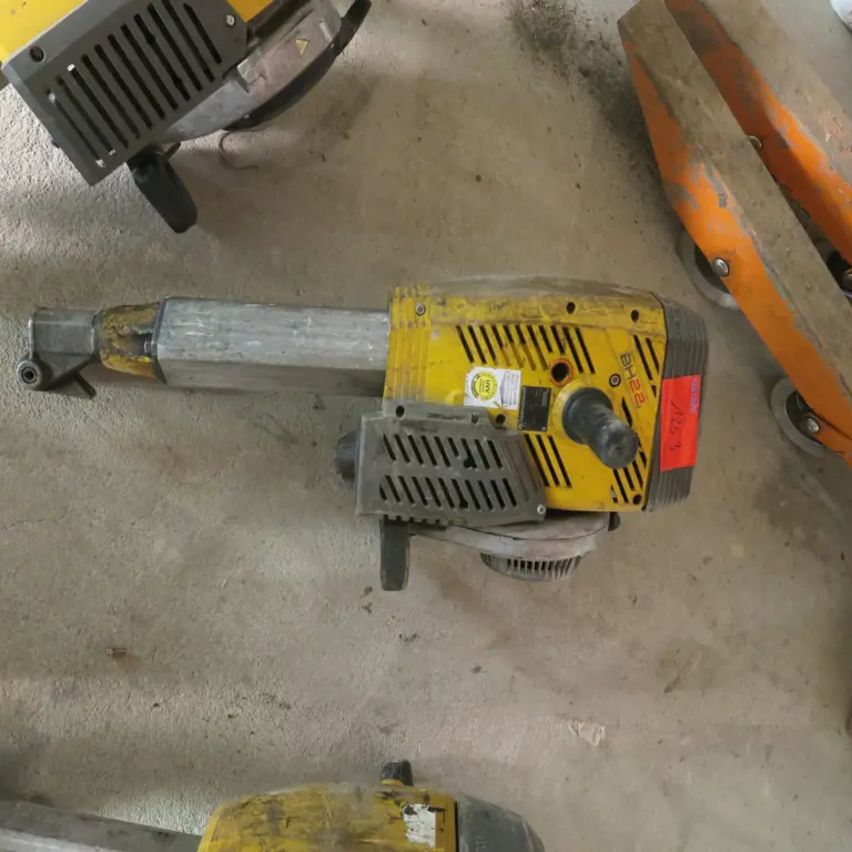 Petrol demolition hammer Wacker Neuson BH22
