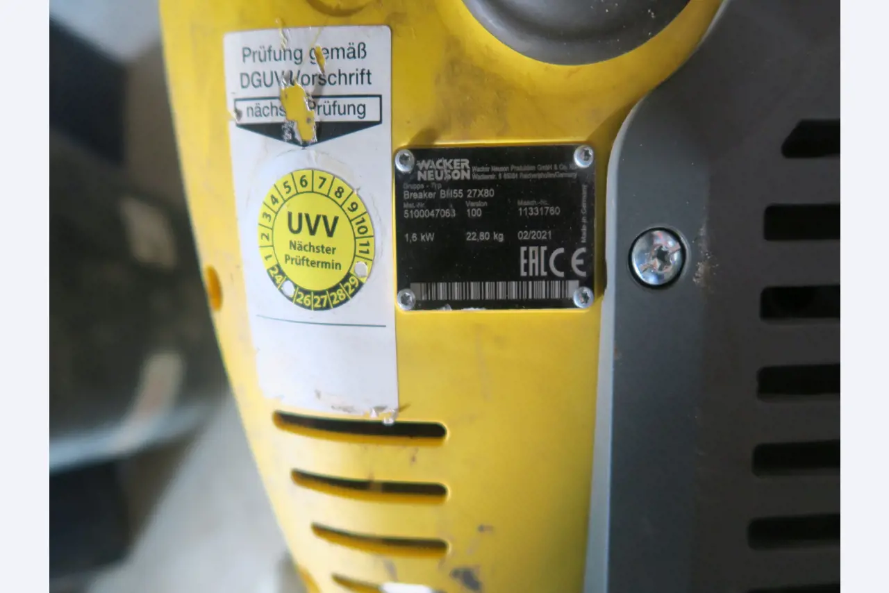 Workshop equipment and various accessories from the construction sector-2