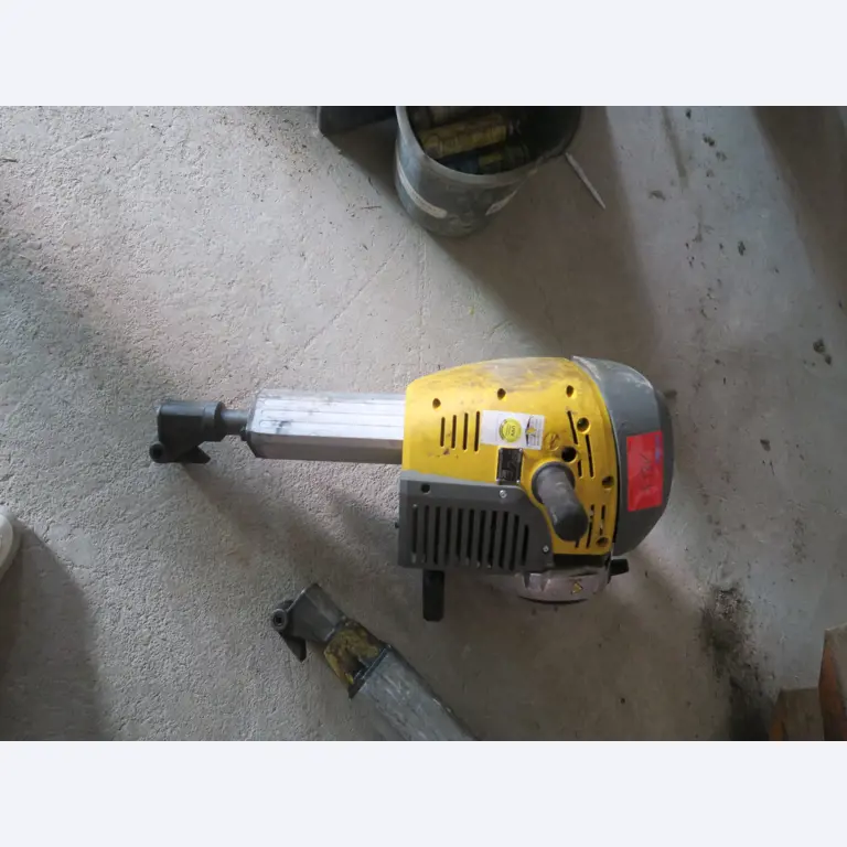 Workshop equipment and various accessories from the construction sector-1