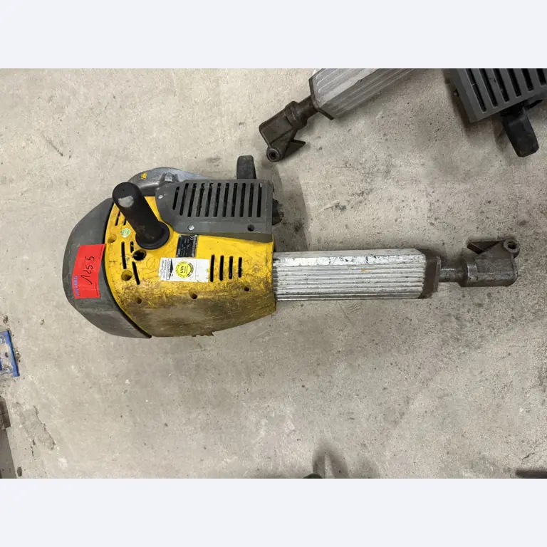 Workshop equipment and various accessories from the construction sector-2