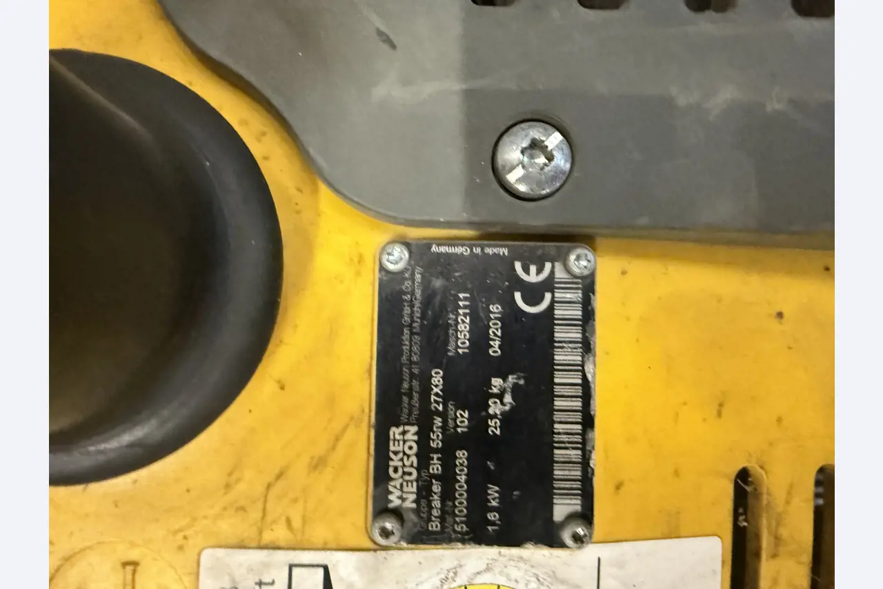 Workshop equipment and various accessories from the construction sector-3