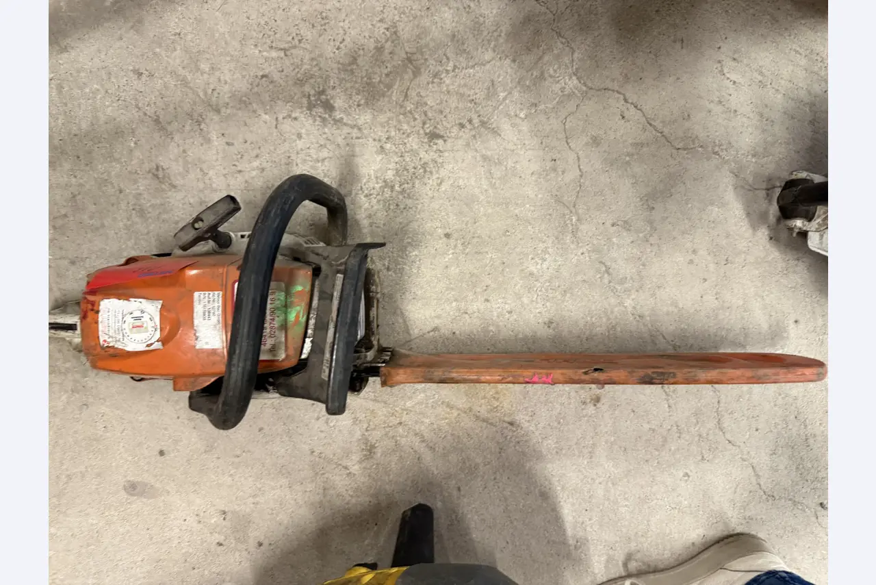 Workshop equipment and various accessories from the construction sector-2