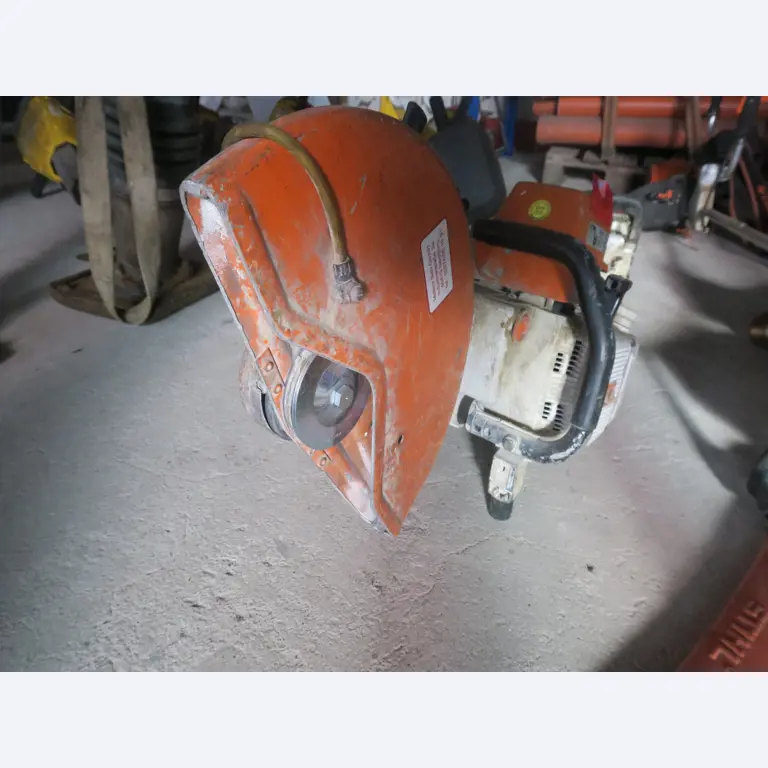 Dílenské vybavení a různé příslušenství z oblasti stavebnictví-2