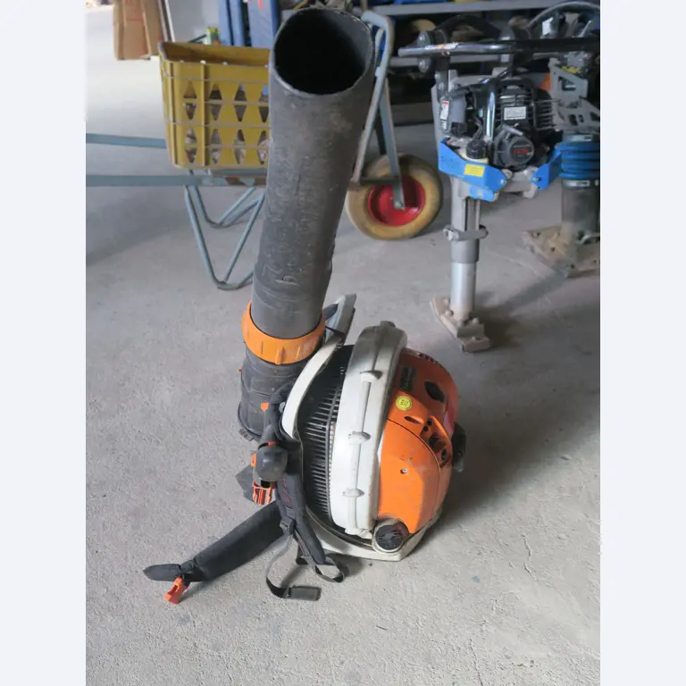 Workshop equipment and various accessories from the construction sector-1