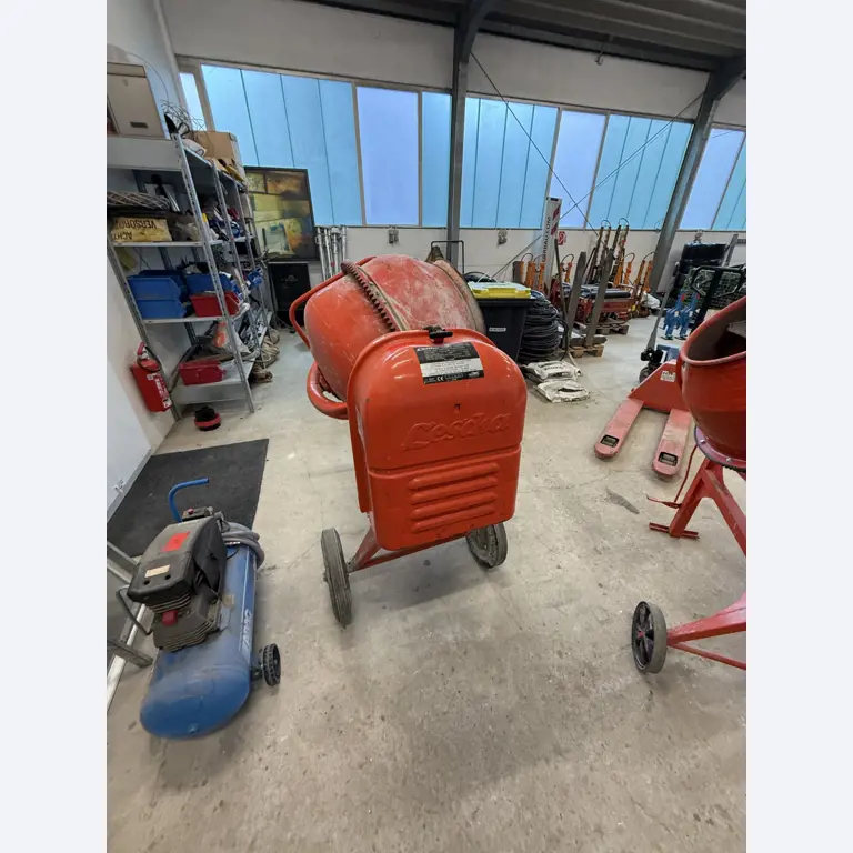 Workshop equipment and various accessories from the construction sector-1