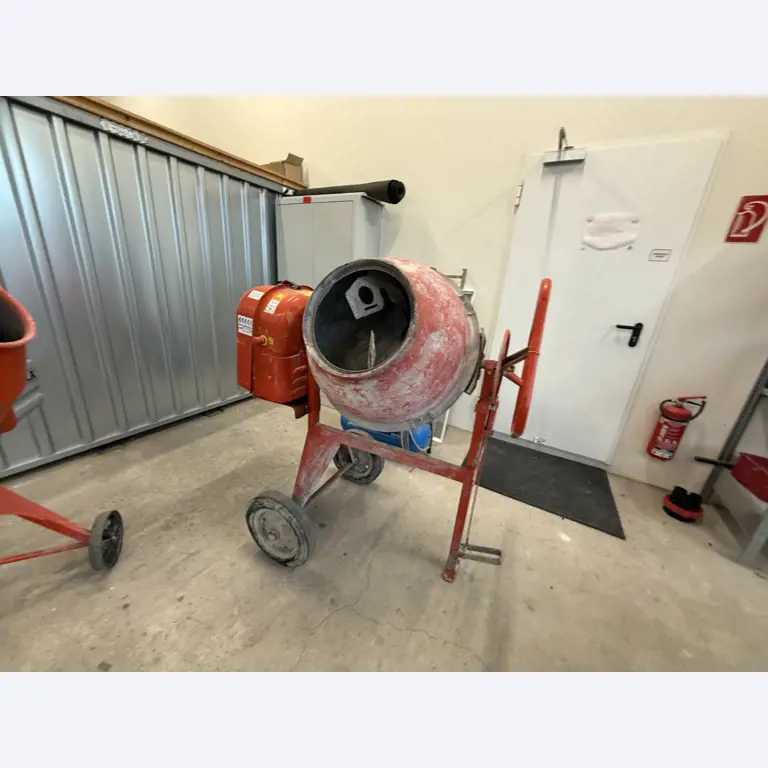 Workshop equipment and various accessories from the construction sector-4