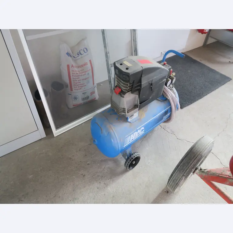 Workshop equipment and various accessories from the construction sector-1