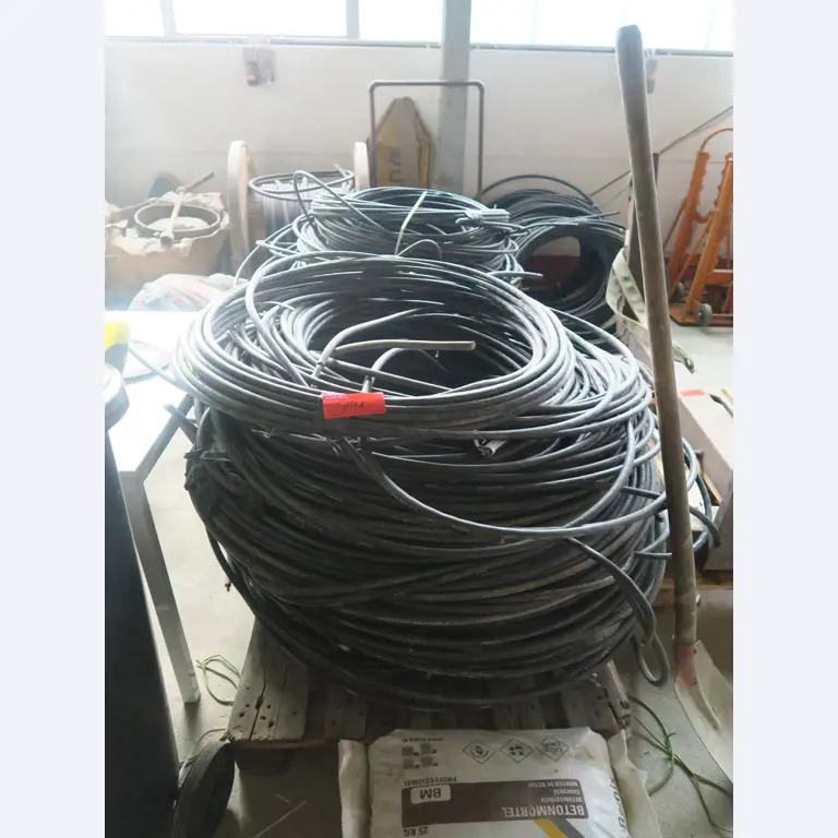 Workshop equipment and various accessories from the construction sector-1