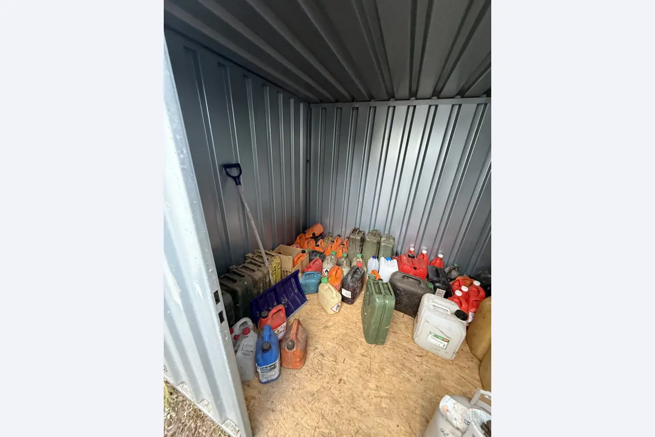 Workshop equipment and various accessories from the construction sector-3