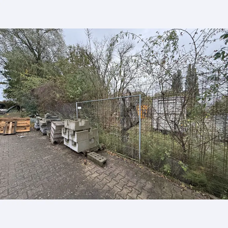 Workshop equipment and various accessories from the construction sector-3