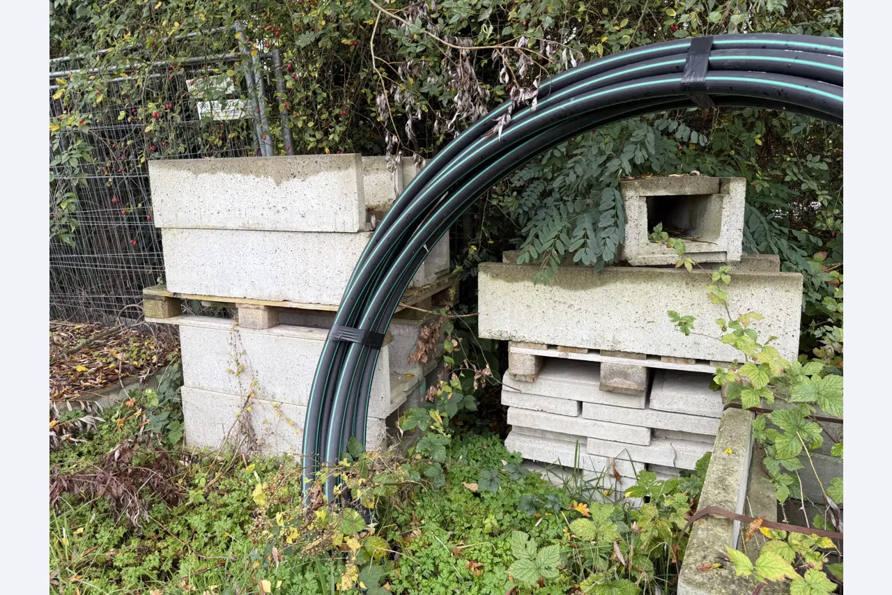 Workshop equipment and various accessories from the construction sector-2