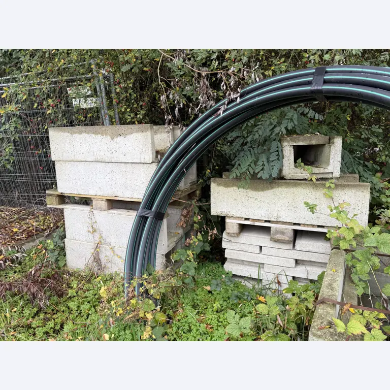 Workshop equipment and various accessories from the construction sector-2