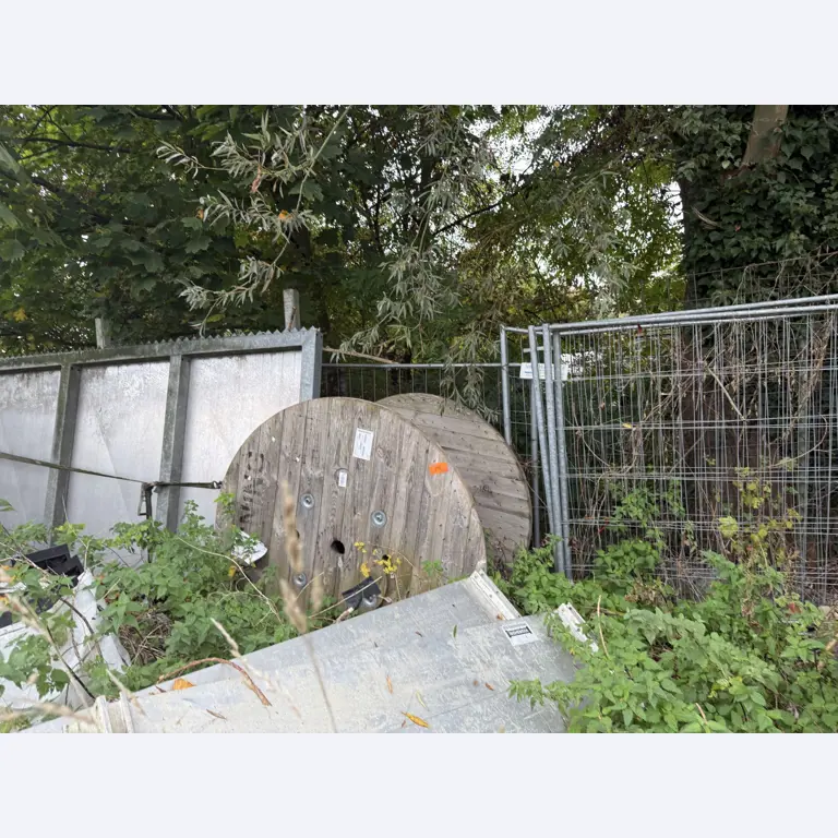 Workshop equipment and various accessories from the construction sector-3