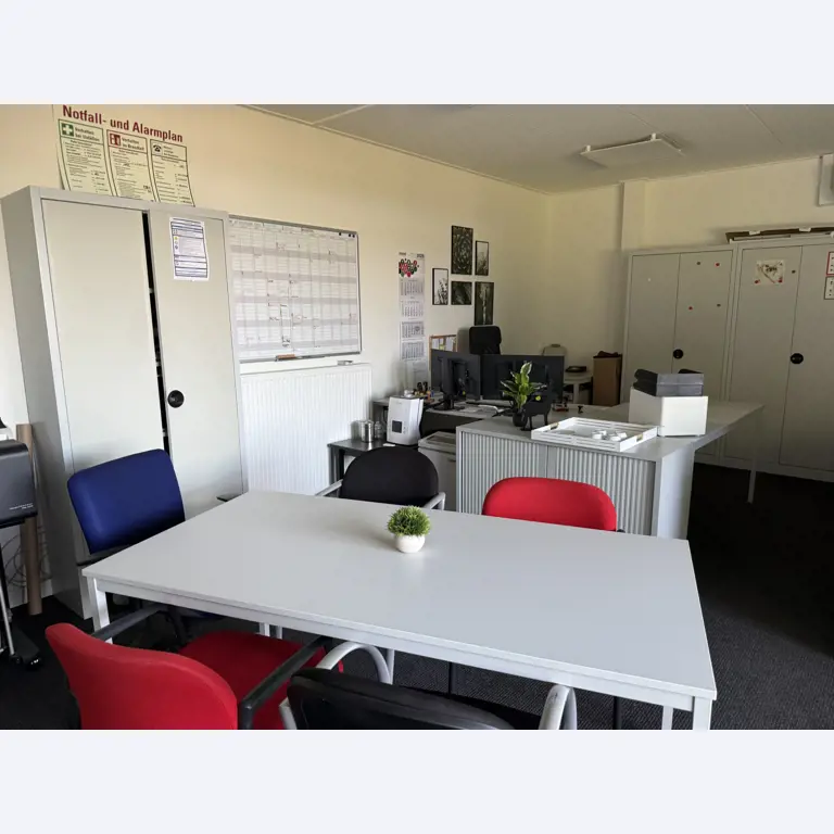 Workshop equipment and various accessories from the construction sector-2