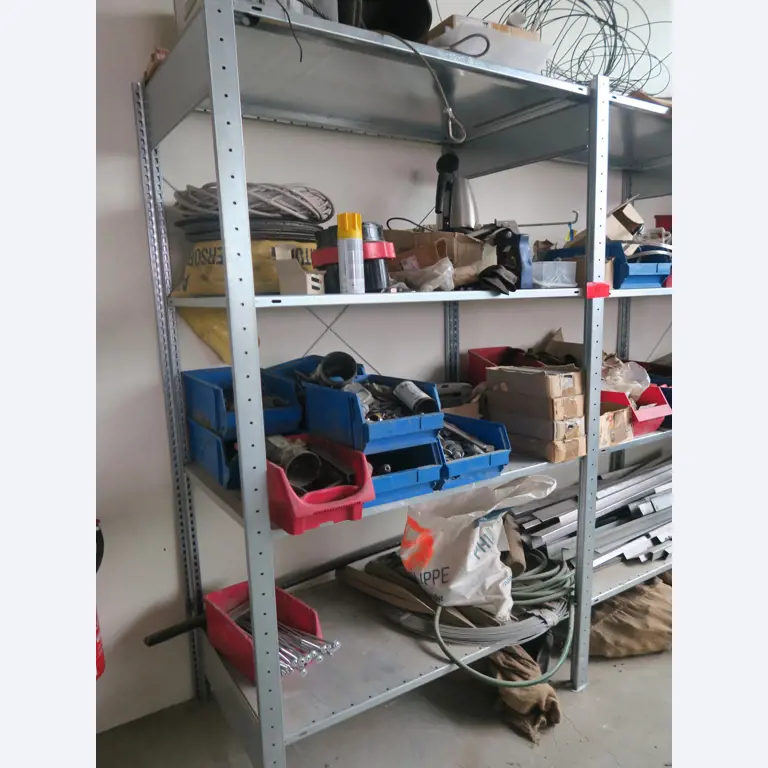 Werkplaatsuitrusting en diverse accessoires uit de bouwsector-2