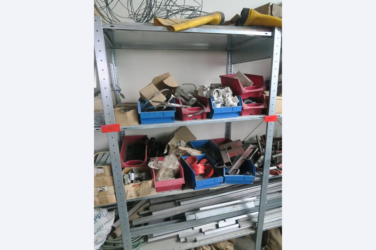 Werkplaatsuitrusting en diverse accessoires uit de bouwsector-3