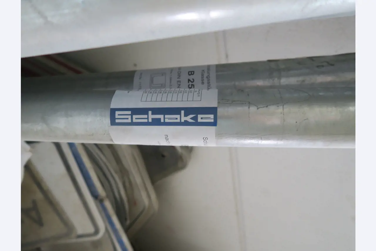 Workshop equipment and various accessories from the construction sector-4