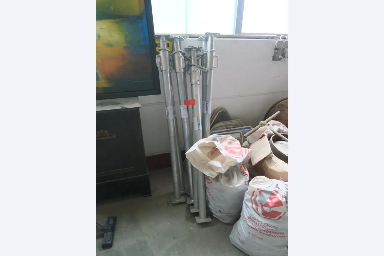 Workshop equipment and various accessories from the construction sector-1