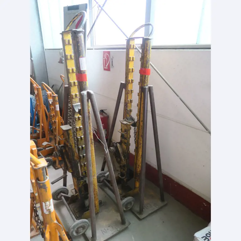 Workshop equipment and various accessories from the construction sector-1