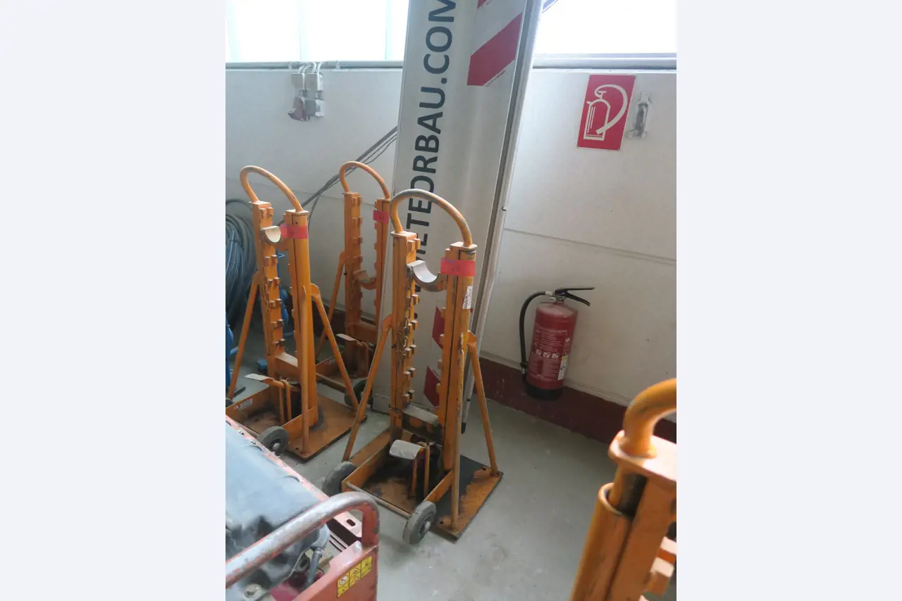 Workshop equipment and various accessories from the construction sector-3