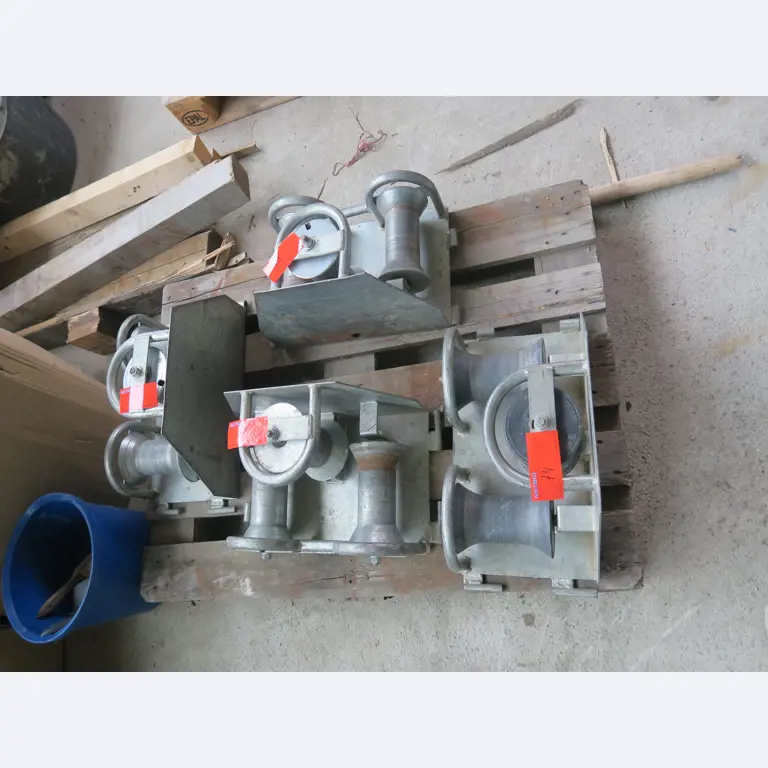 Dílenské vybavení a různé příslušenství z oblasti stavebnictví-1