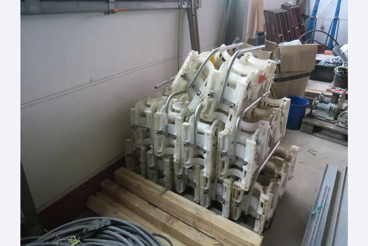 Workshop equipment and various accessories from the construction sector-3