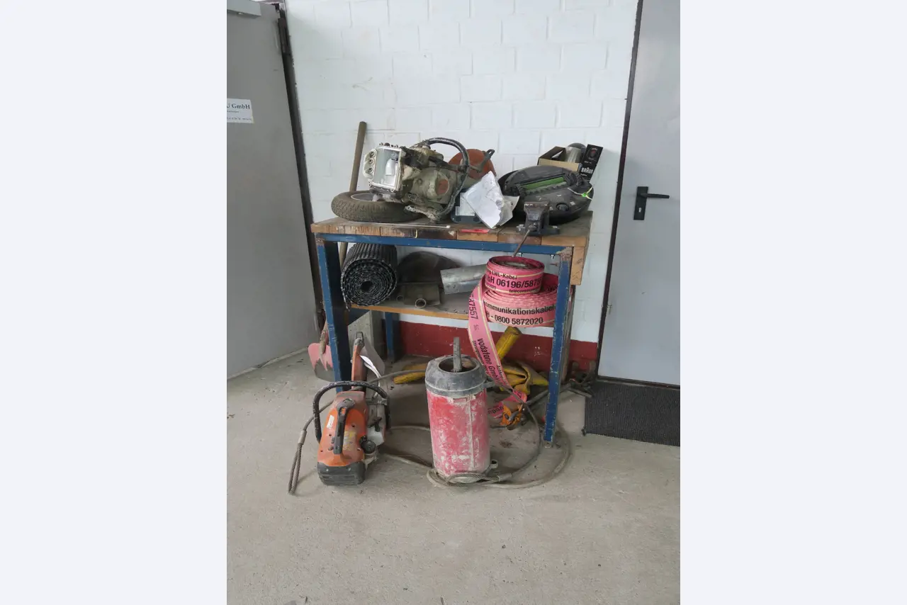 Workshop equipment and various accessories from the construction sector-4