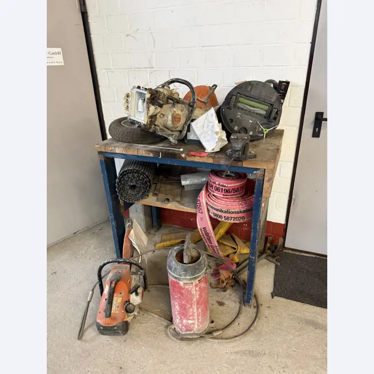 Werkplaatsuitrusting en diverse accessoires uit de bouwsector-1