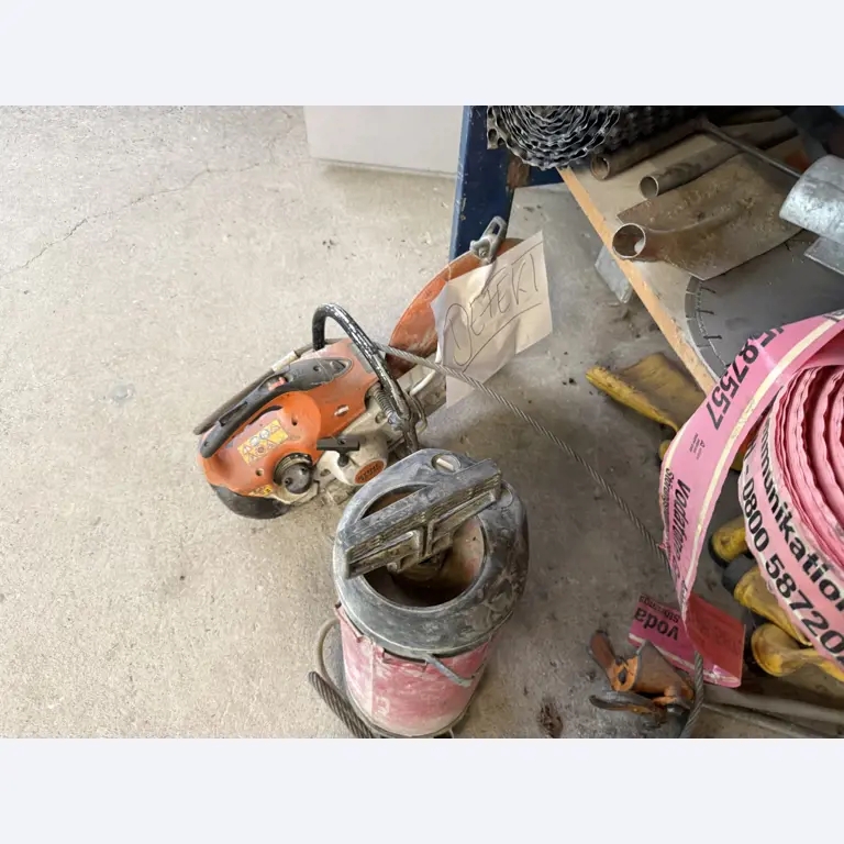 Werkplaatsuitrusting en diverse accessoires uit de bouwsector-2