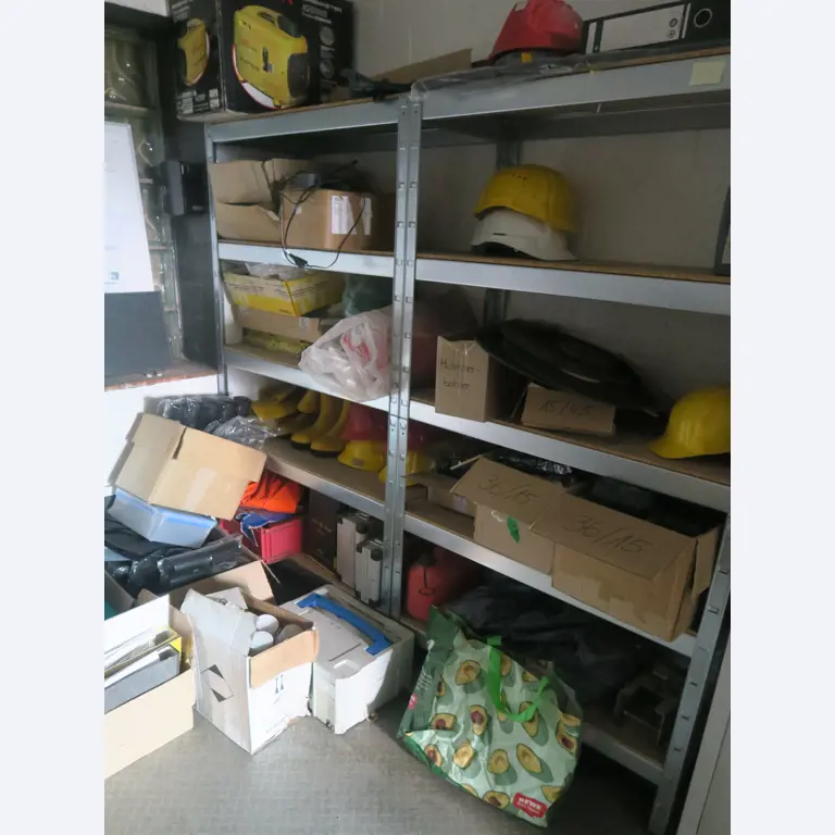 Werkplaatsuitrusting en diverse accessoires uit de bouwsector-9