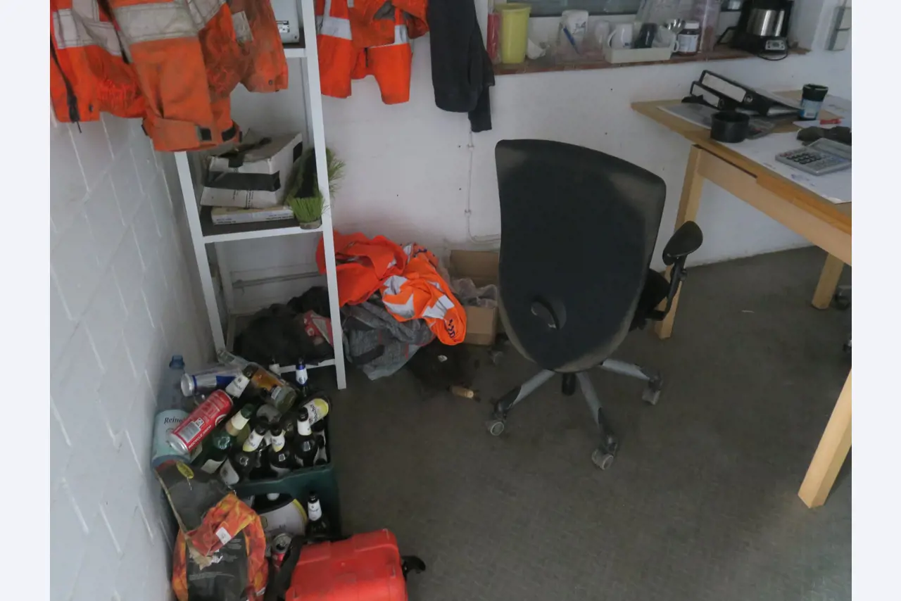 Werkplaatsuitrusting en diverse accessoires uit de bouwsector-11