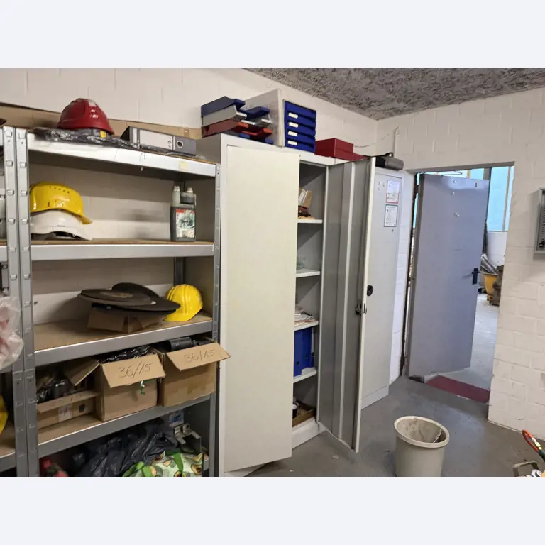 Werkplaatsuitrusting en diverse accessoires uit de bouwsector-4