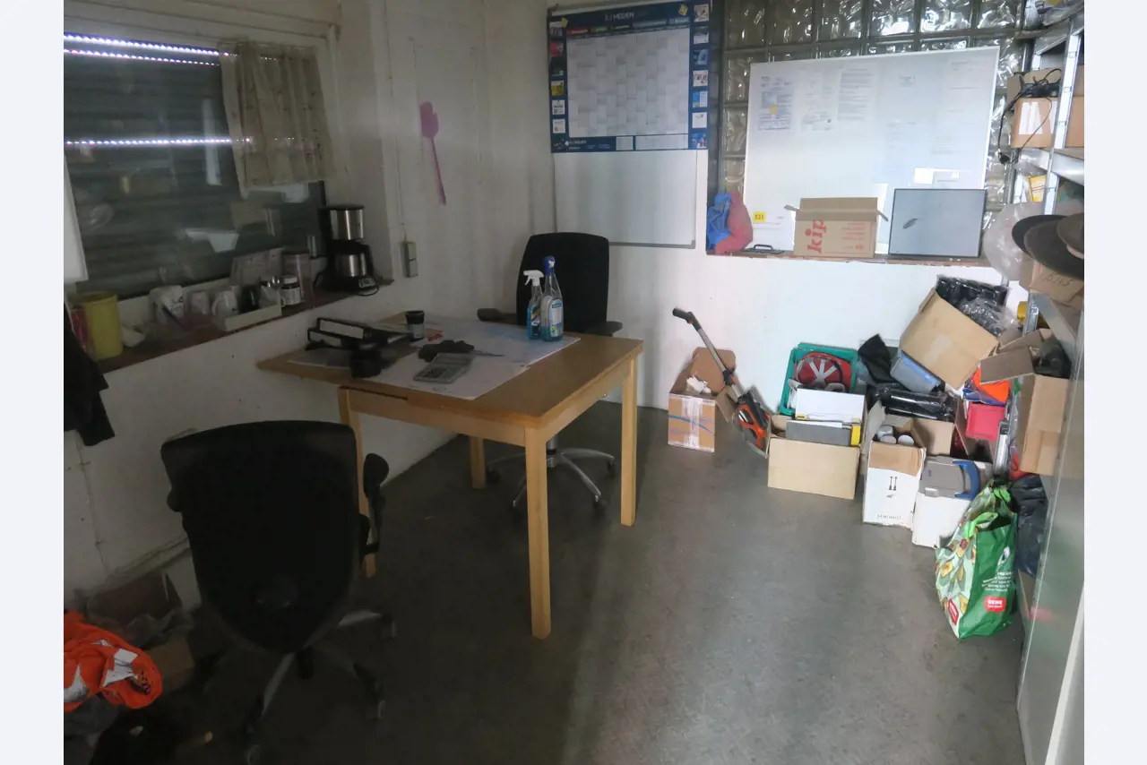 Werkplaatsuitrusting en diverse accessoires uit de bouwsector-6