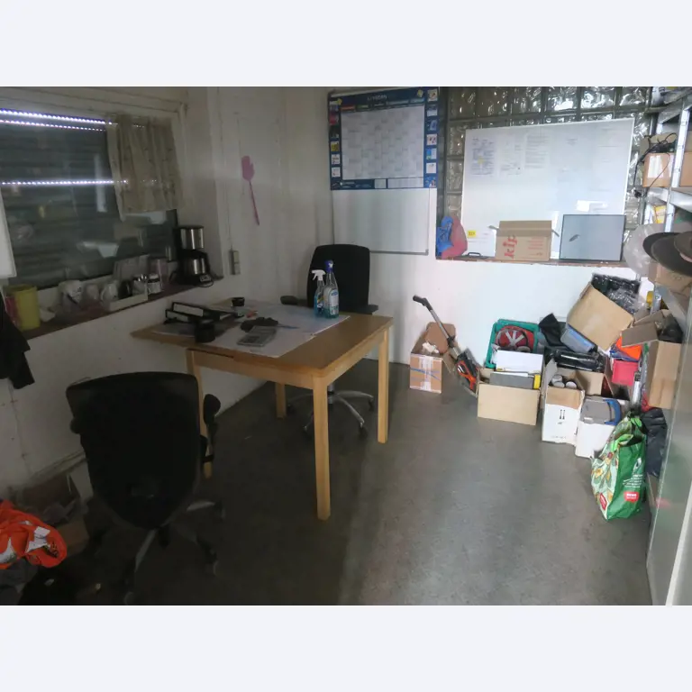 Werkplaatsuitrusting en diverse accessoires uit de bouwsector-6