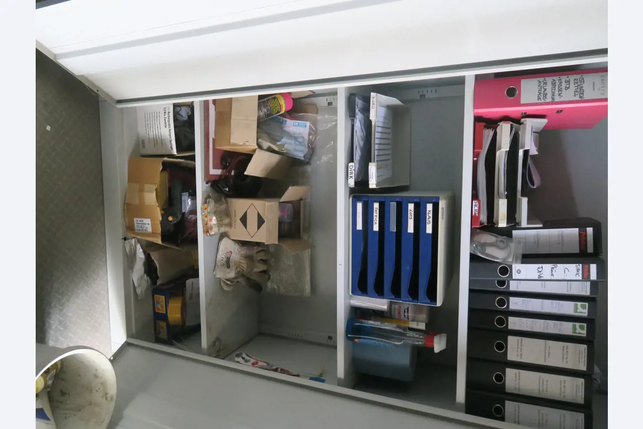 Werkplaatsuitrusting en diverse accessoires uit de bouwsector-7