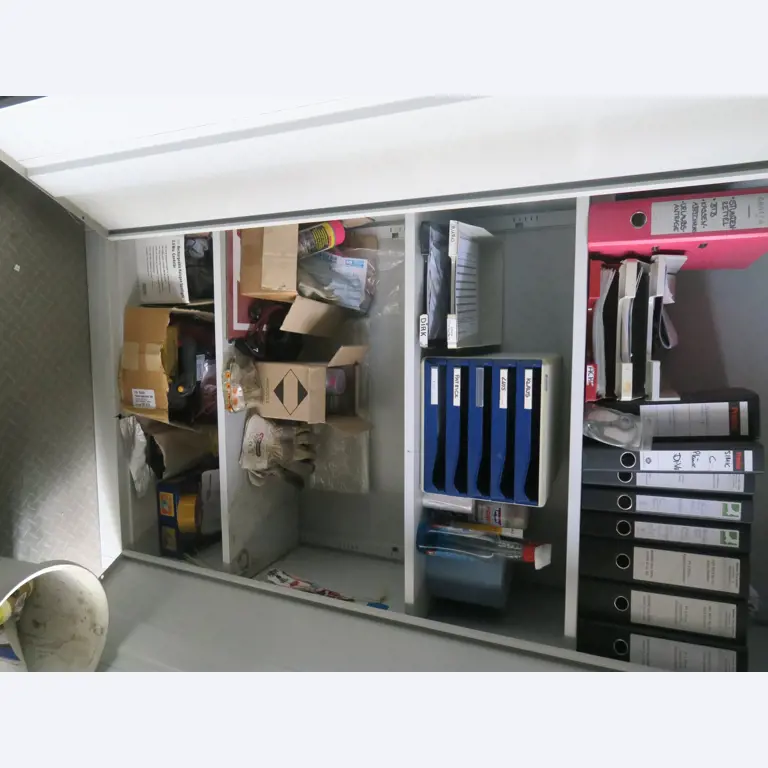 Werkplaatsuitrusting en diverse accessoires uit de bouwsector-7