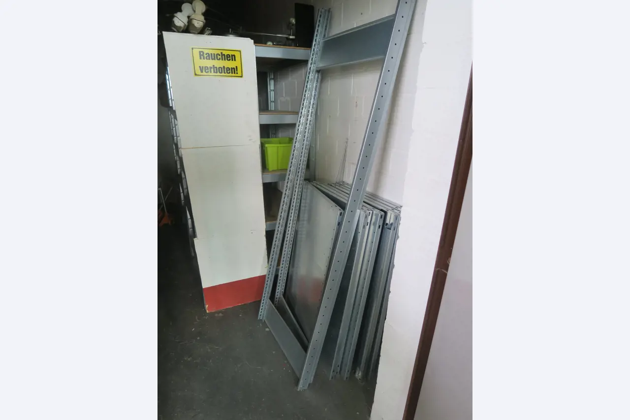 Workshop equipment and various accessories from the construction sector-4