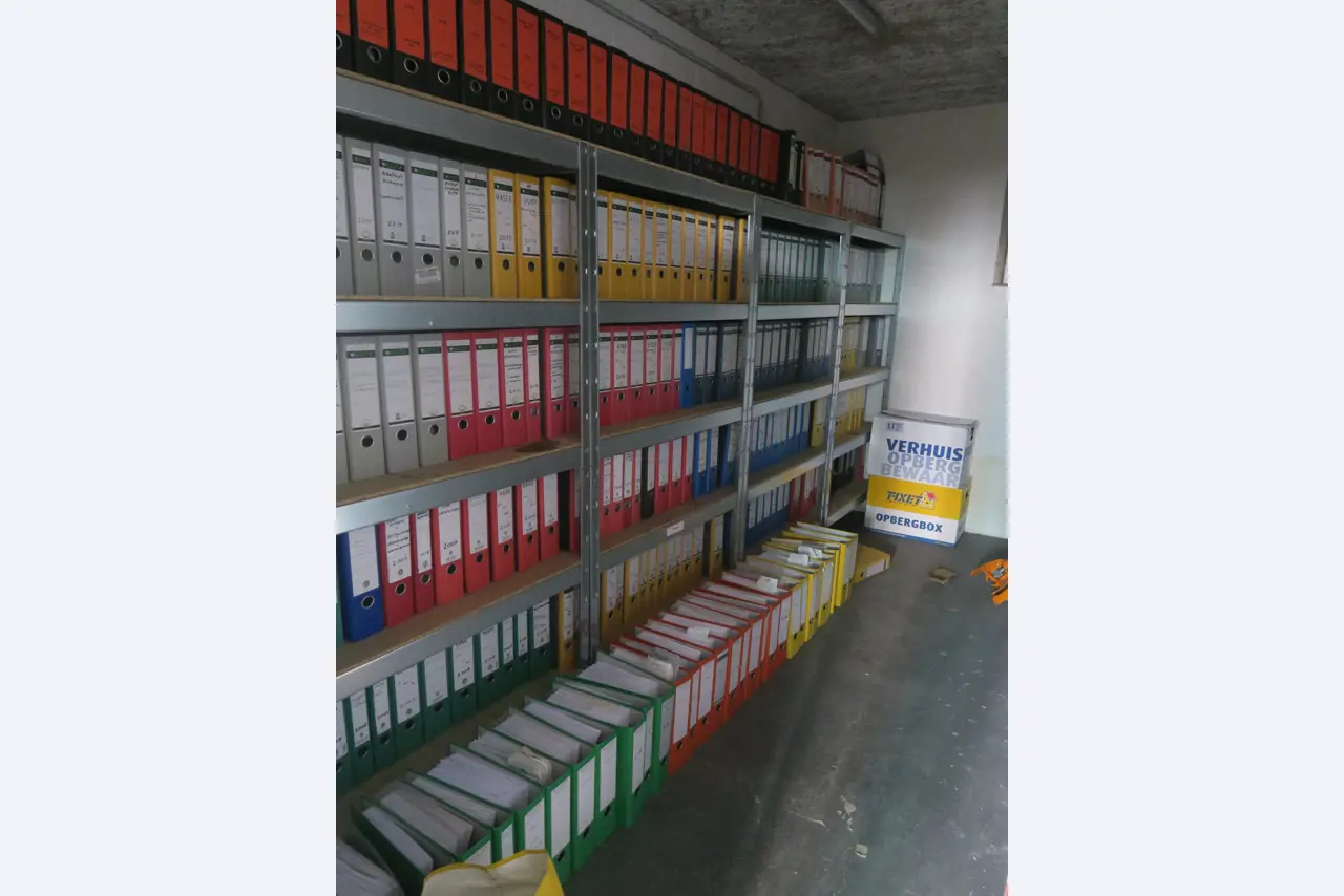 Workshop equipment and various accessories from the construction sector-5