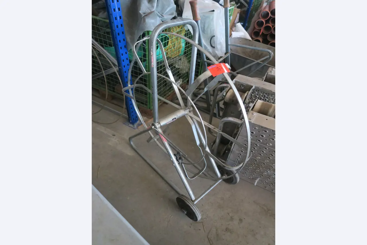 Workshop equipment and various accessories from the construction sector-1