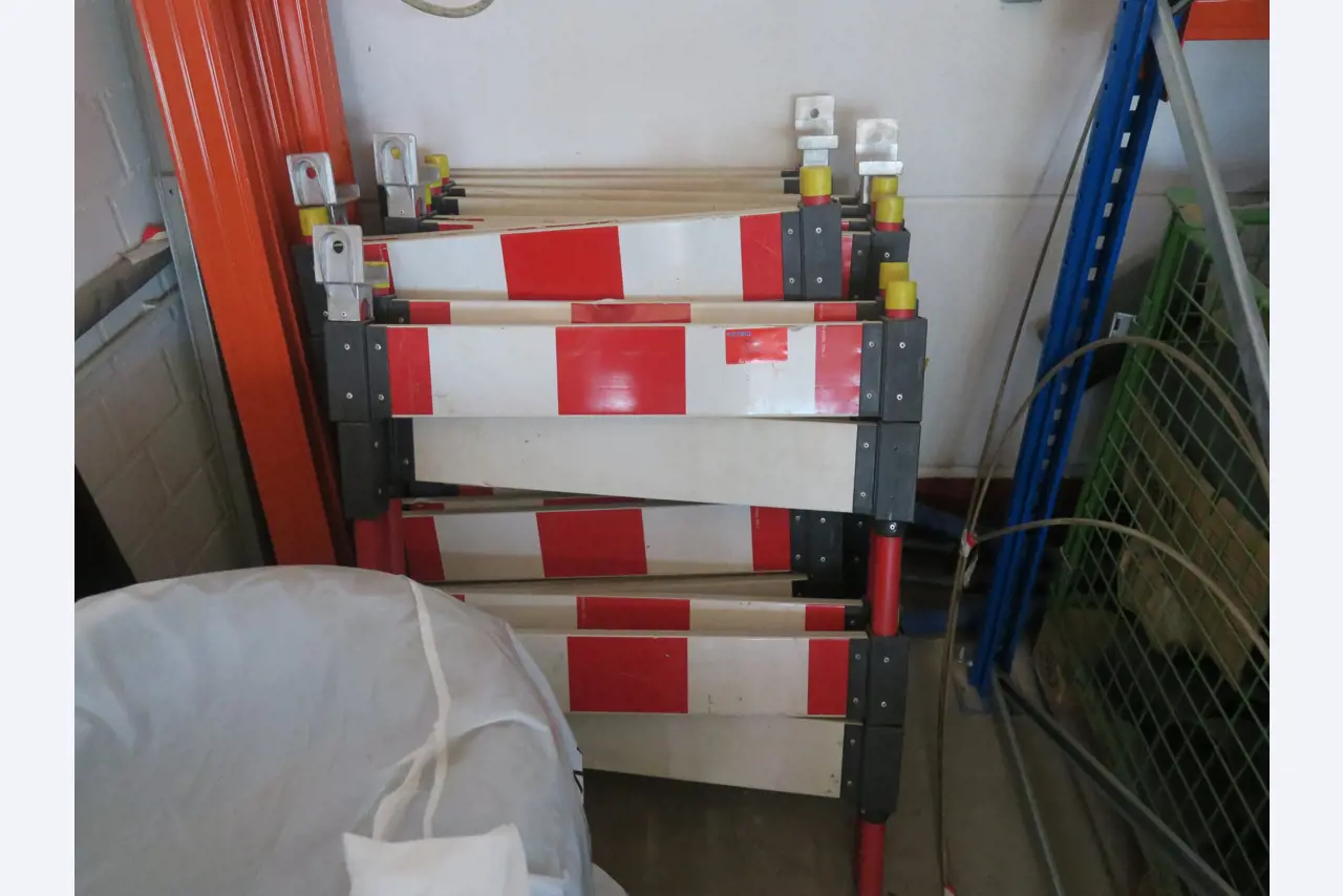 Oprema za delavnice in različni dodatki za gradbeništvo-1