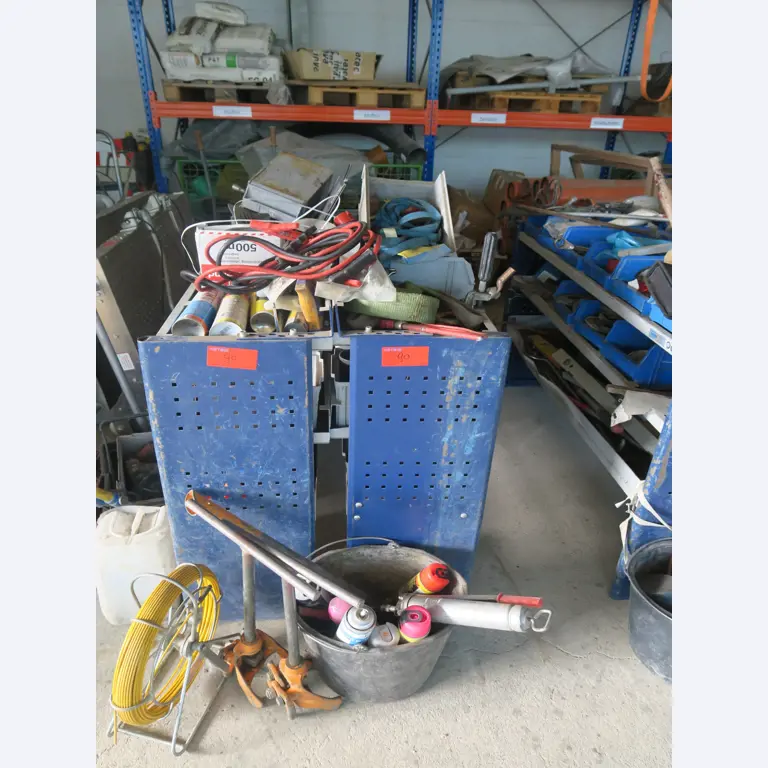 Werkplaatsuitrusting en diverse accessoires uit de bouwsector-2