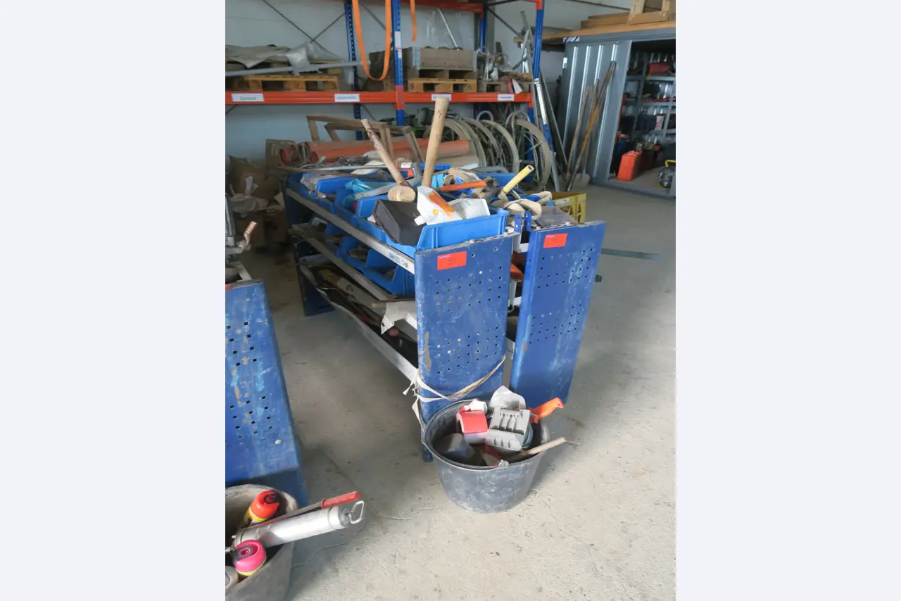 Werkplaatsuitrusting en diverse accessoires uit de bouwsector-3