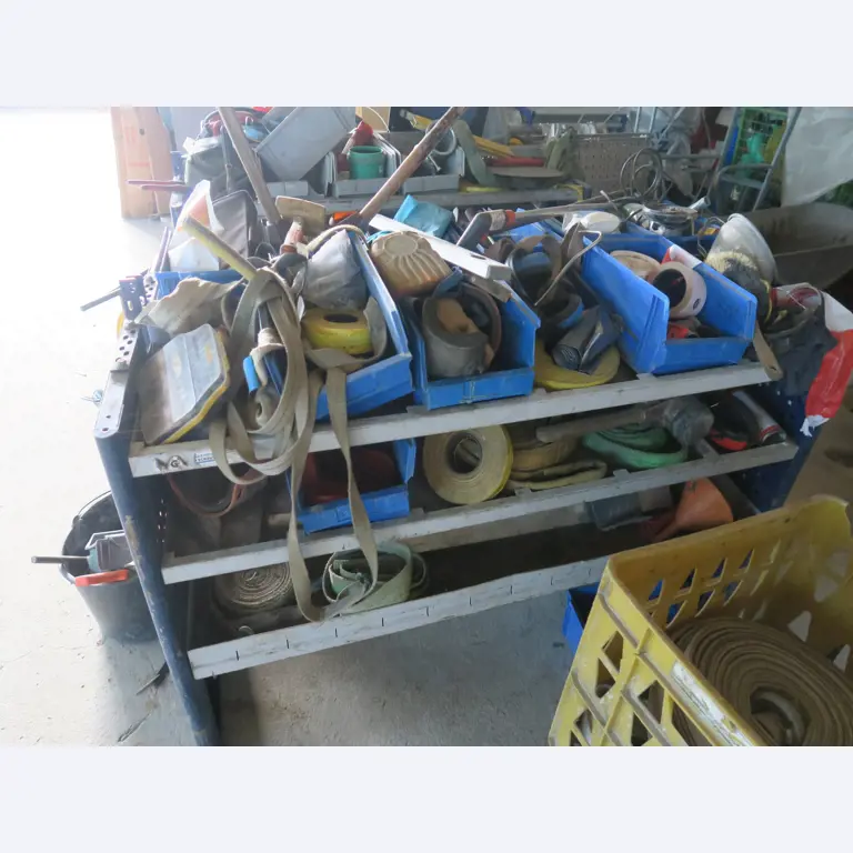 Werkplaatsuitrusting en diverse accessoires uit de bouwsector-6