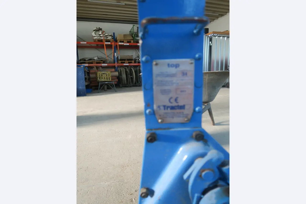 Werkplaatsuitrusting en diverse accessoires uit de bouwsector-2