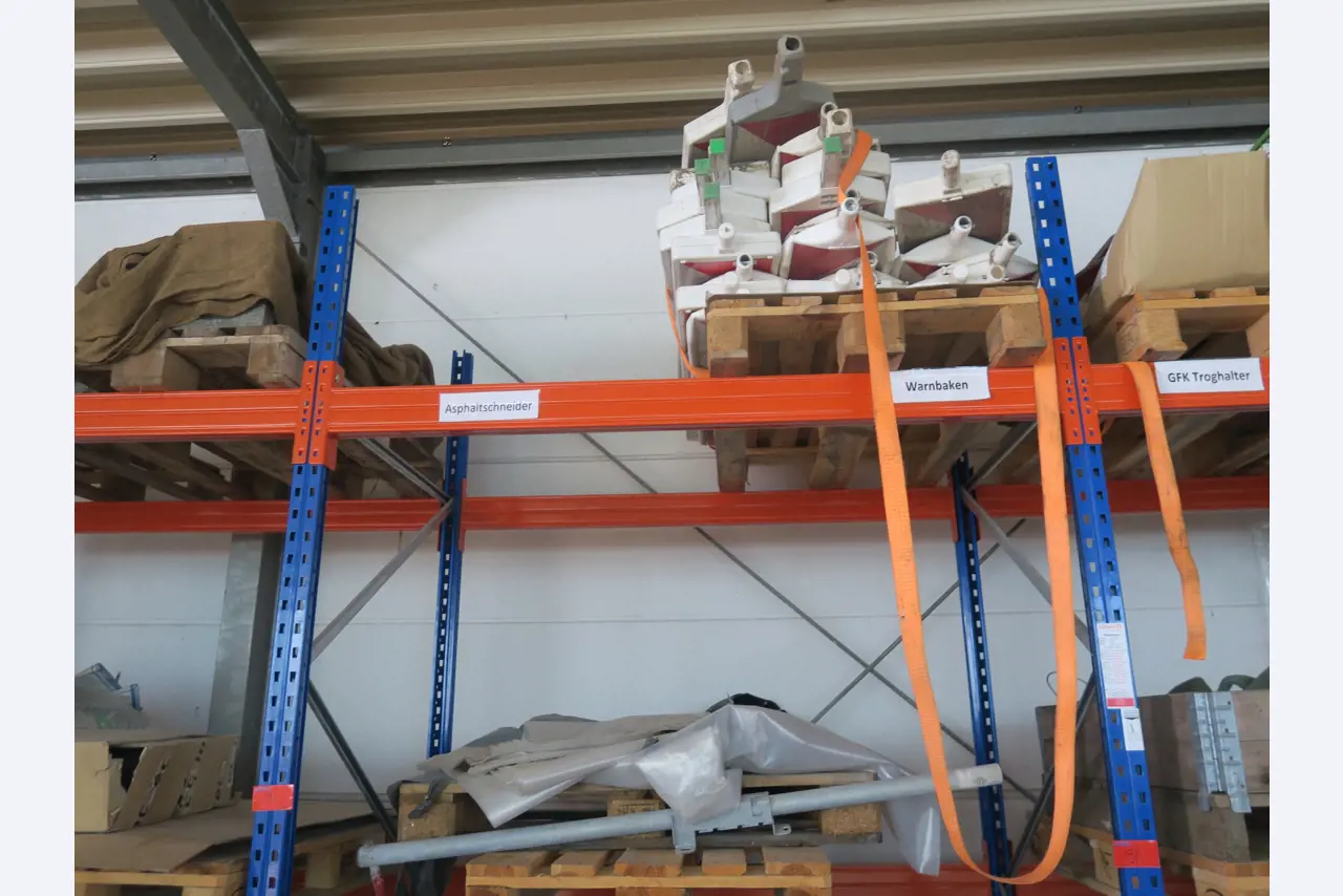 Equipamentos de oficina e acessórios diversos do sector da construção-2